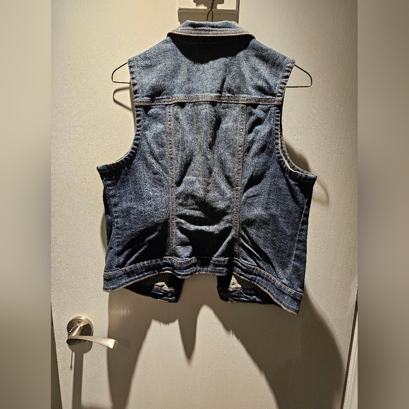Jean vest- Smart Set- Medium - Picture 2 of 2